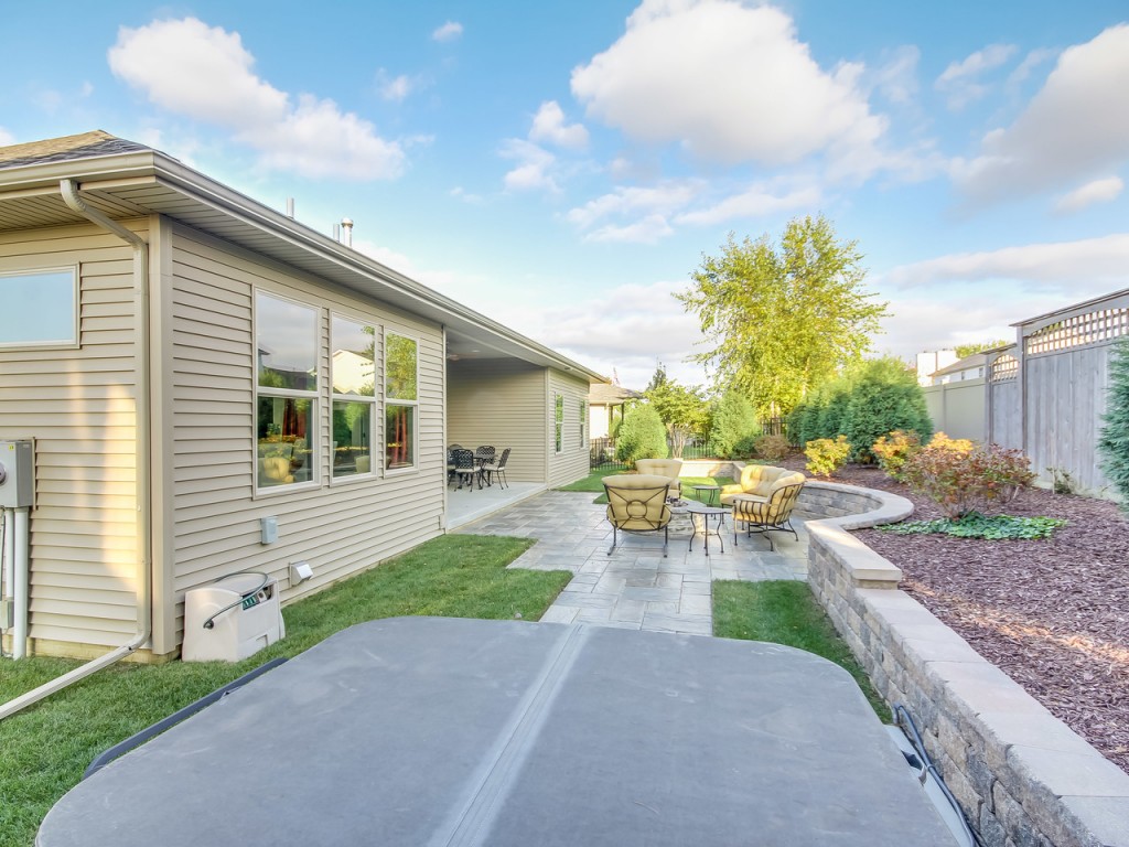 Expand Your Living Space Trunk Bay Companies // BloomingtonNormal